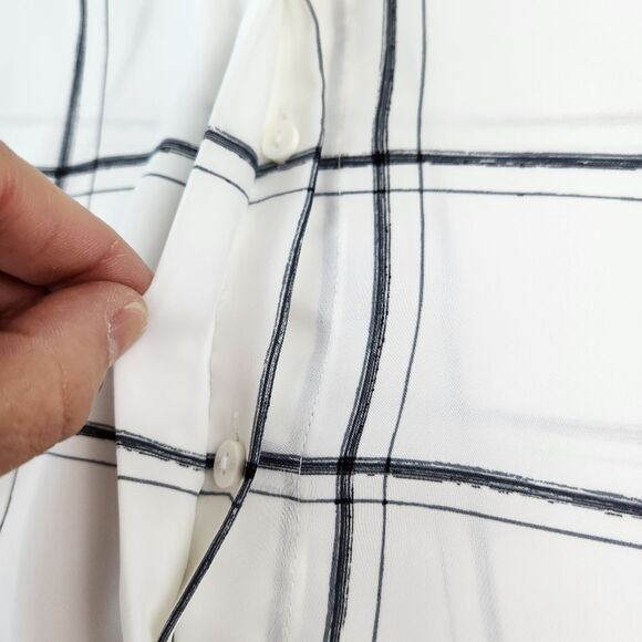 ☔️🩵H&M Ivory & Gray Windowpane Buttoned Front Long Sleeve Top Size 4 - Picture 9 of 12